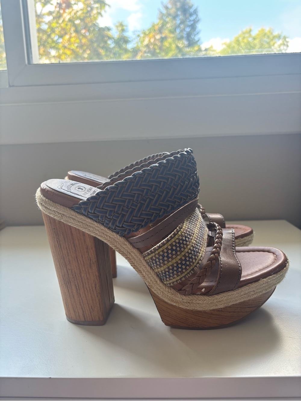 LUCKY BRAND 6” “mika wedge” wooden block heel open toe with braided straps